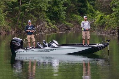 Crestliner PT 18 Boat