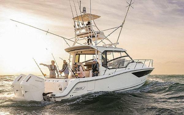 2025 Boston Whaler 365 Conquest