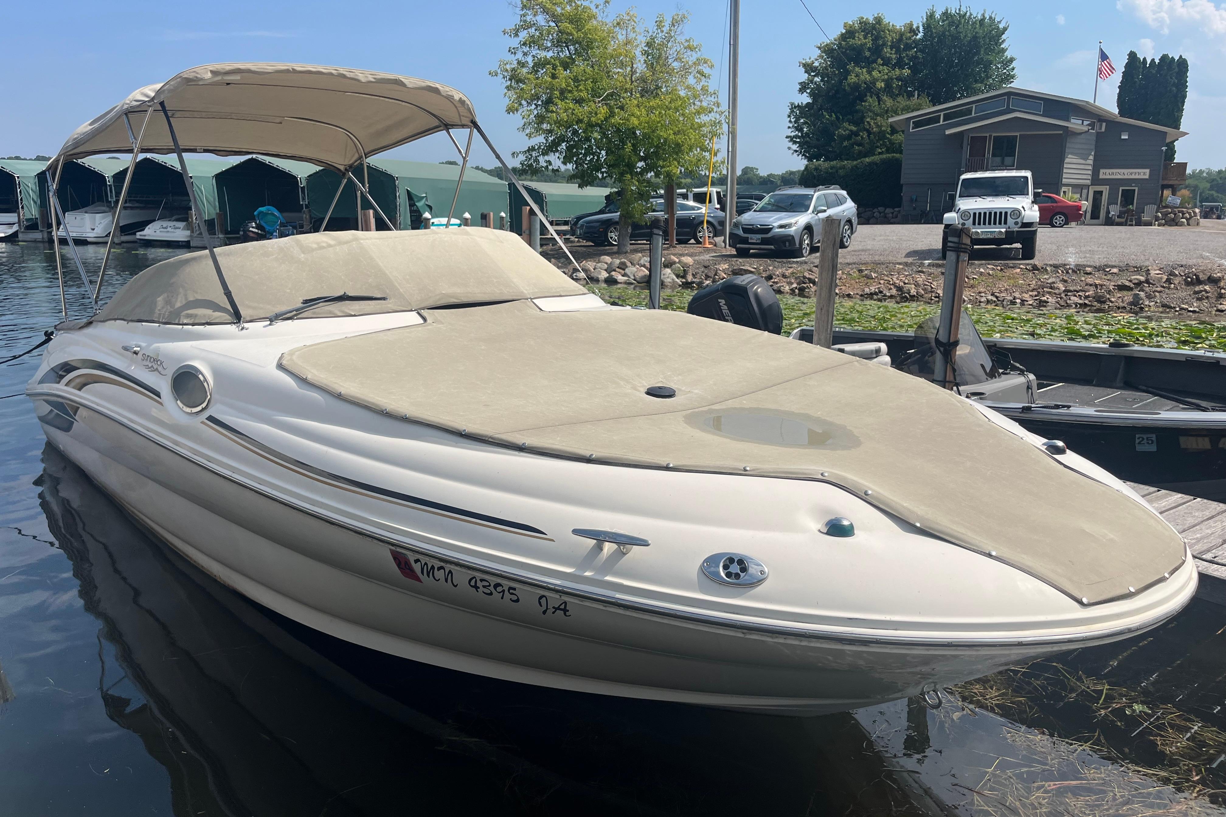 2001 Sea Ray 240 Sundeck
