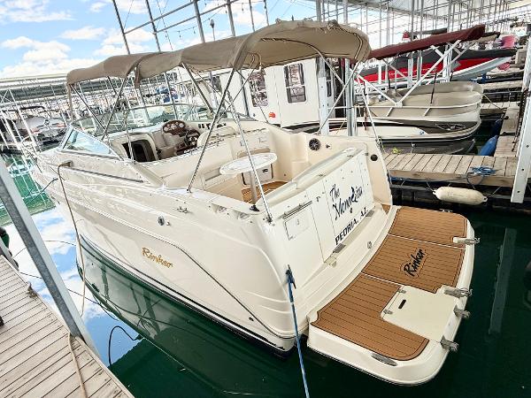 2006 Rinker 270 Express Cruiser