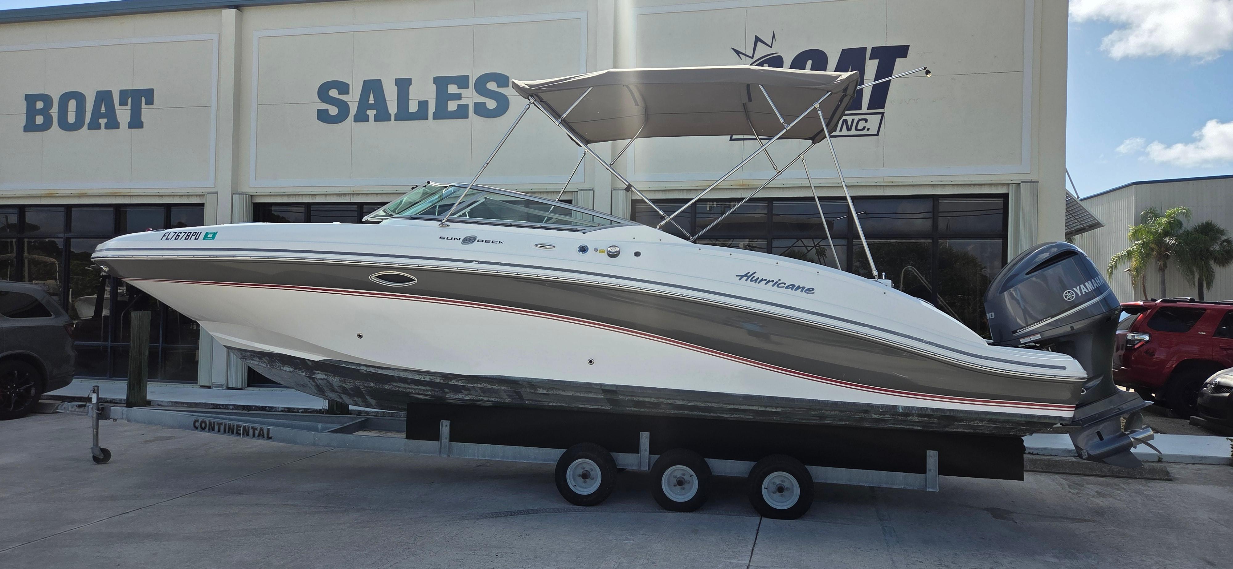 2015 Hurricane SunDeck 2690 OB