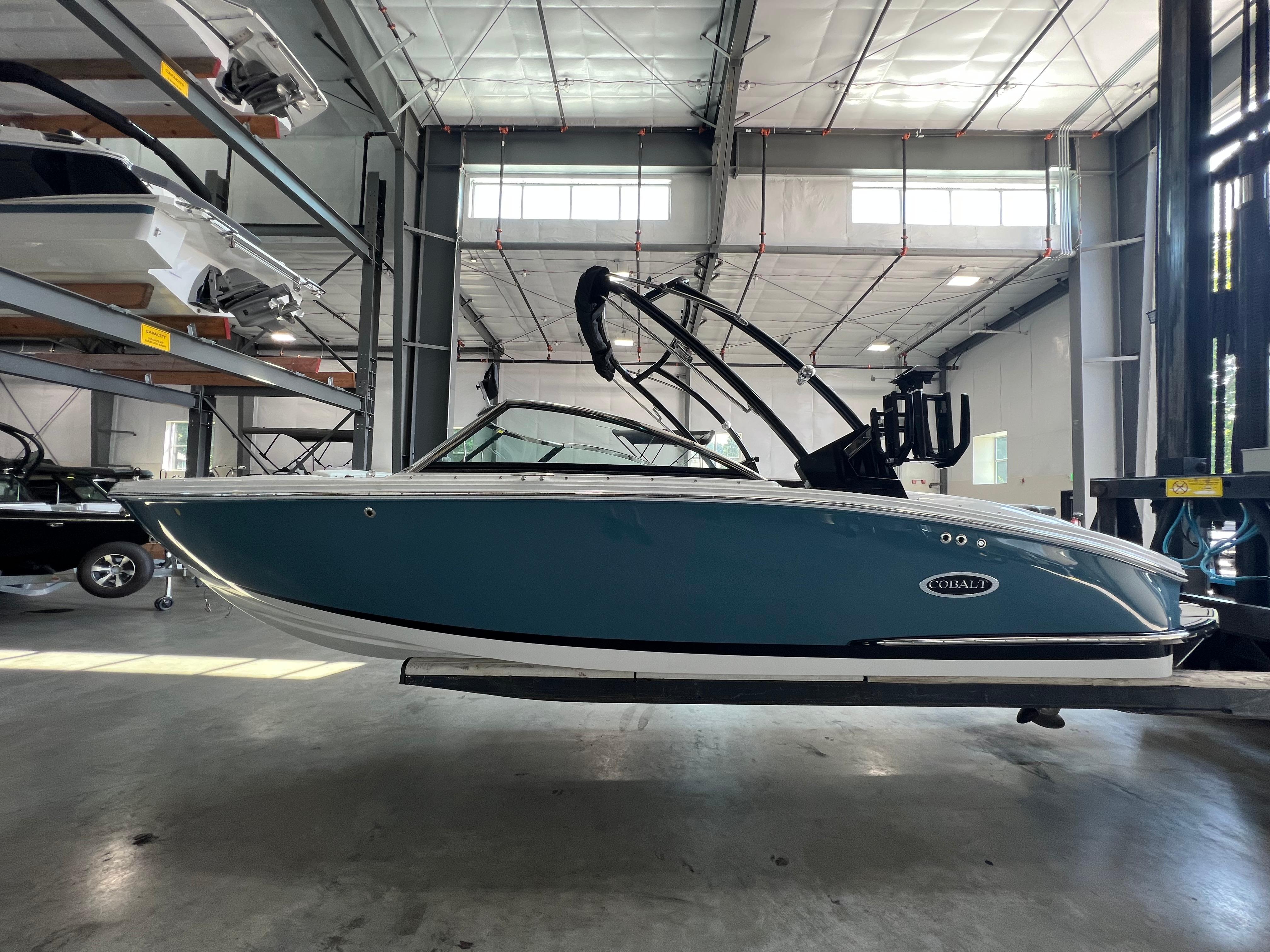 2025 Cobalt R8 Surf, Seattle Washington - boats.com