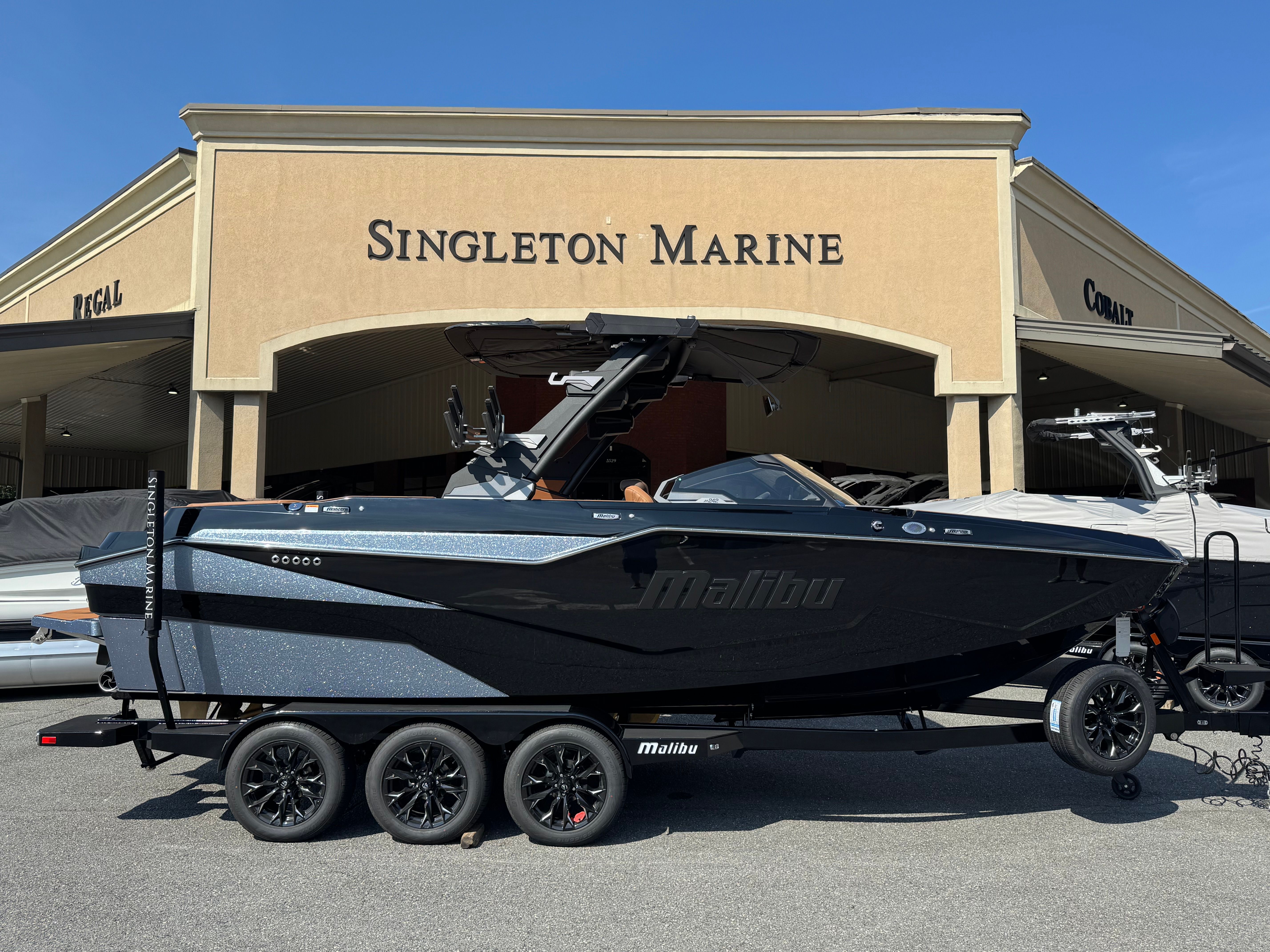 Malibu M242 2026 MALIBU M242 - Image 1