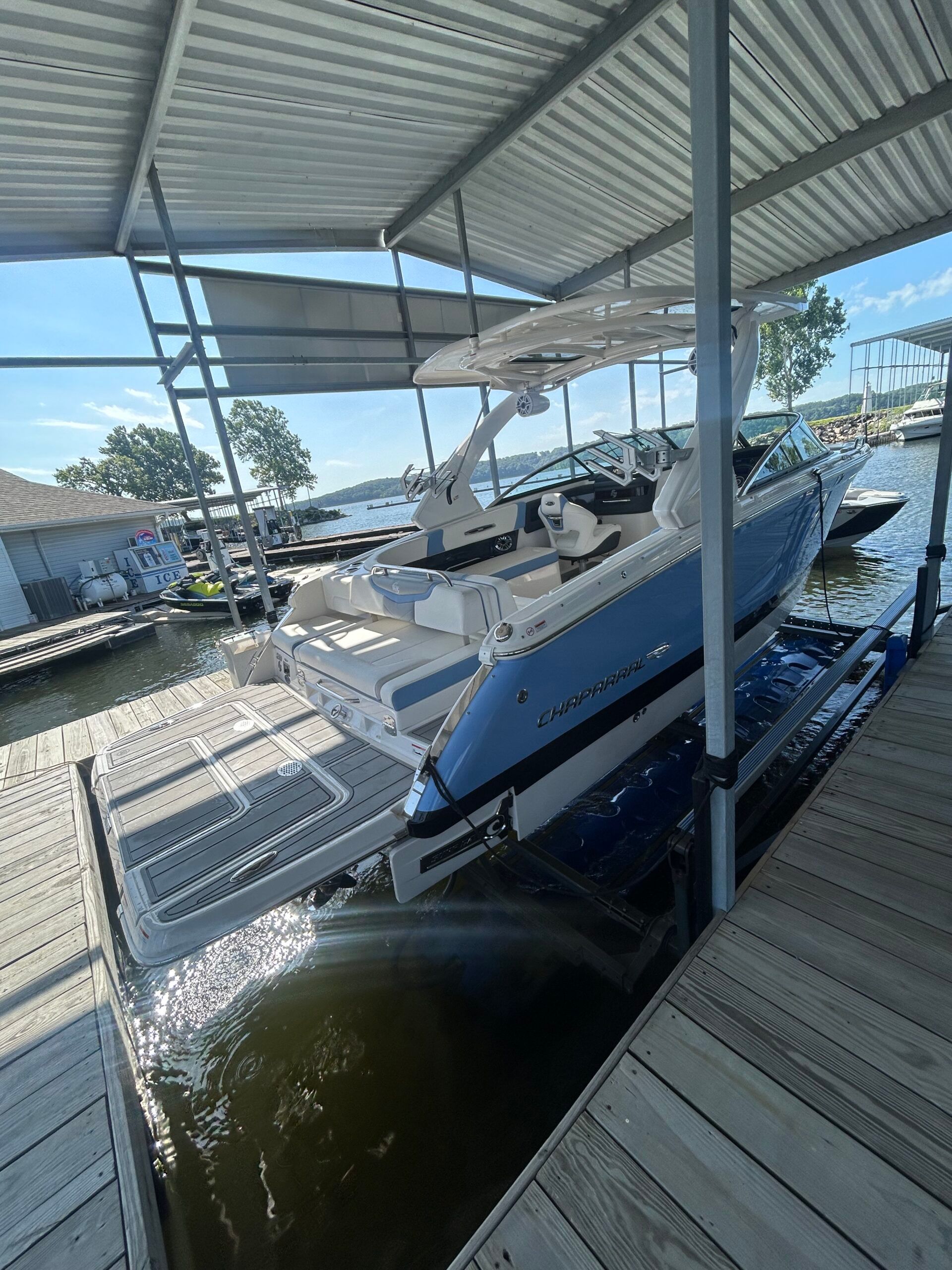 2023 Chaparral 28 Surf