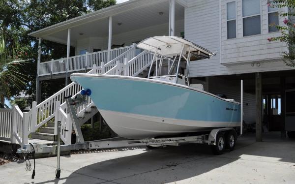 Sea Hunt Triton 225