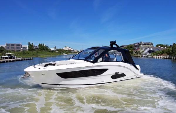 2023 Sea Ray Sundancer 370 Outboard