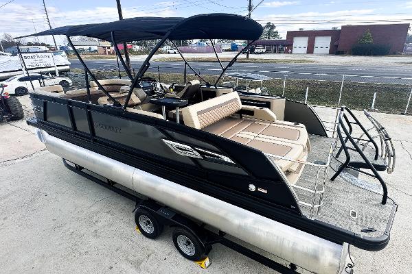 2025 Godfrey AquaPatio 25' Flip Lounge Tritoon - 255 SFL