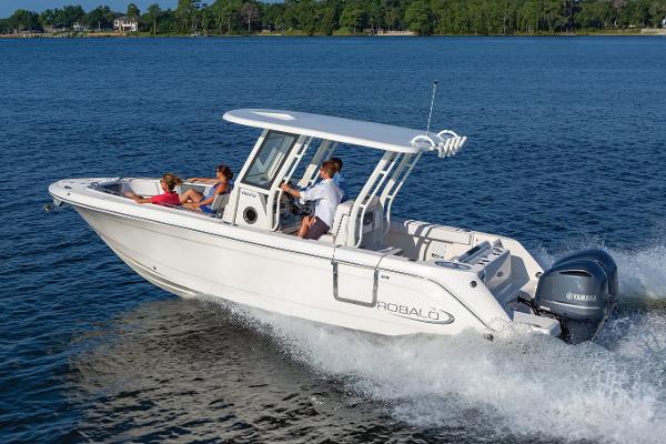 2020 Robalo R272 Center Console