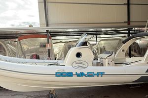 Nuova Jolly Prince 25 2020 Nuova Jolly Prince 25 yacht in storage, showcasing sleek design and modern features.