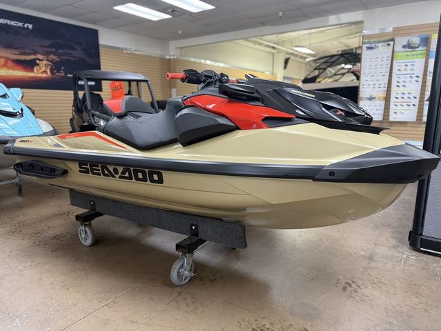 Sea-Doo RXP-X™ 325 Tech, BRP Premium A, iBR Metallic Tan