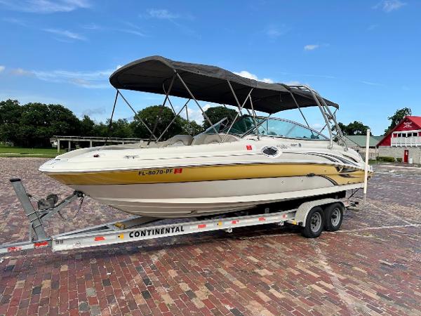 2004 Sea Ray SUNDECK 270