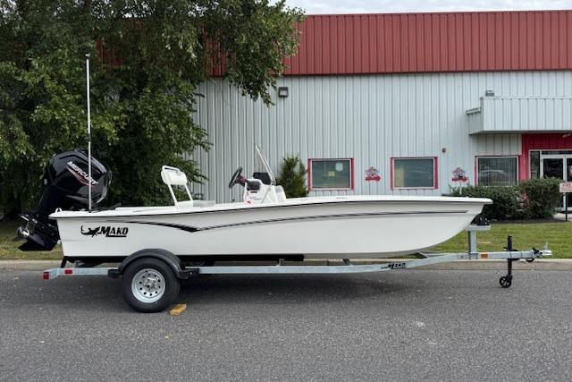 2026 Mako Pro Skiff 17 CC