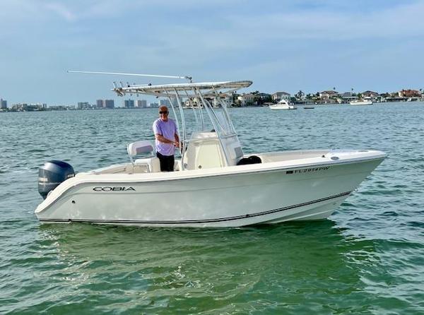 2014 Cobia 201 Center Console