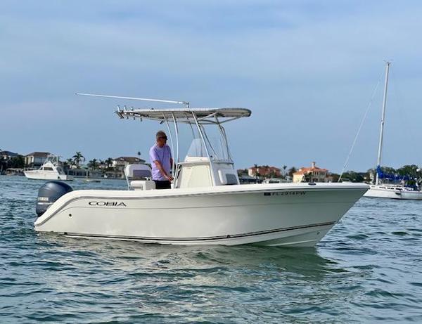 2014 Cobia 201 Center Console
