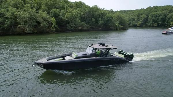 2022 Midnight Express 43' Solstice