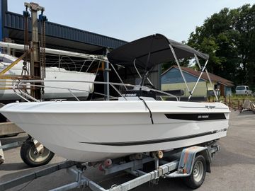 2025 B2 Marine 155 FISHING