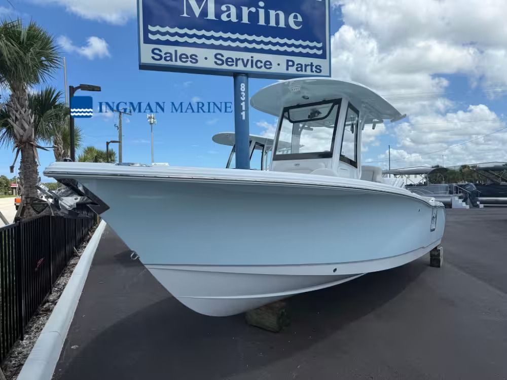 Sea Hunt Ultra 245 SE