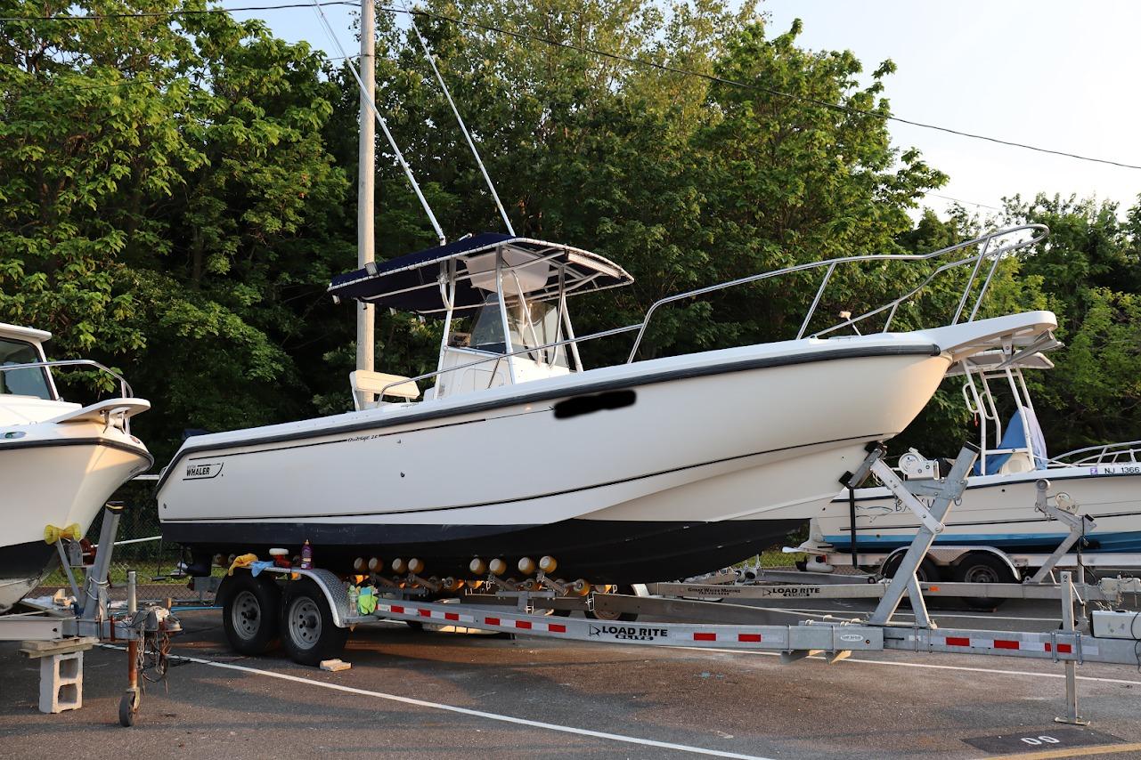 2001 Boston Whaler 260 Outrage