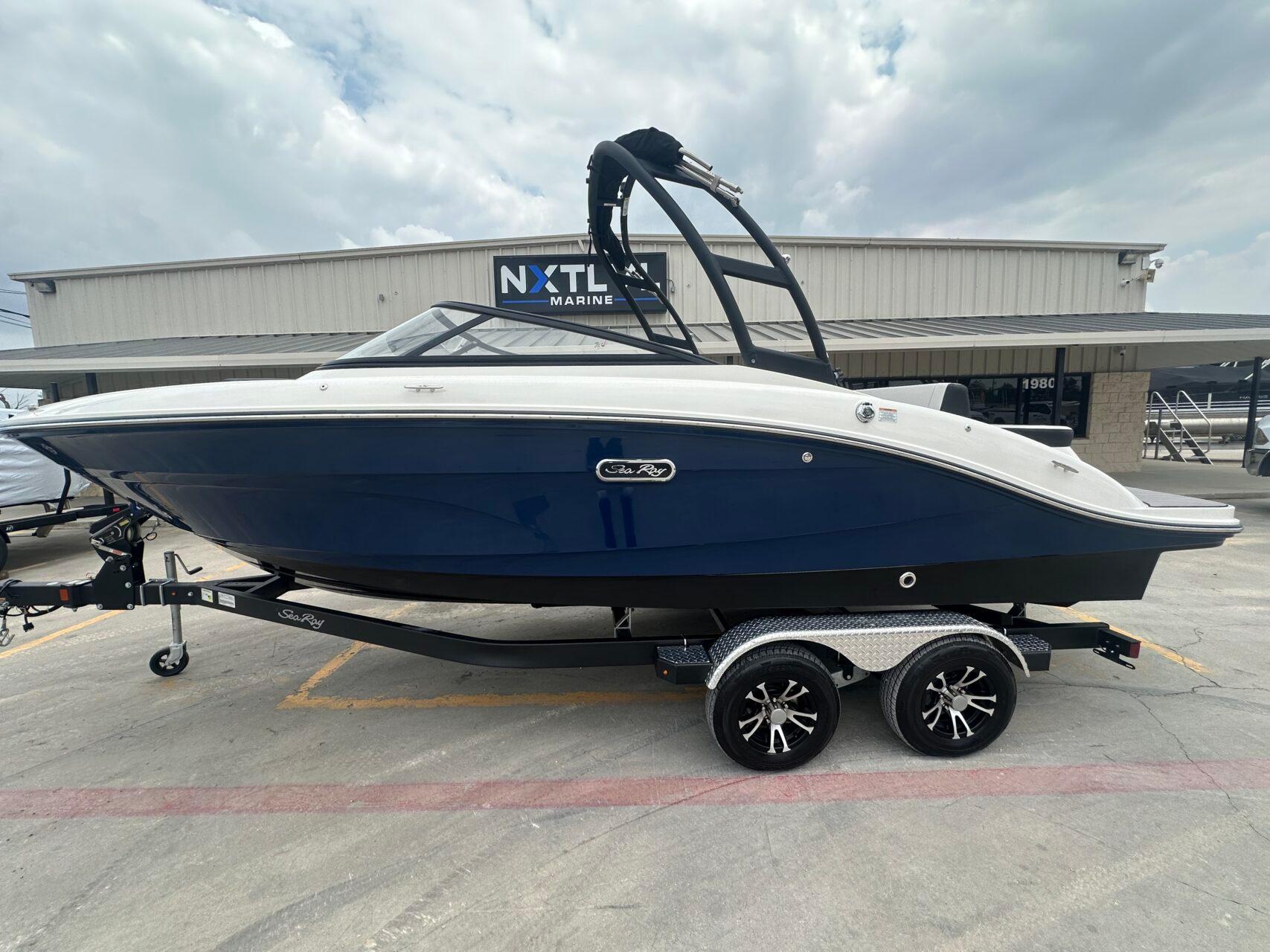 Sea Ray SPX 210