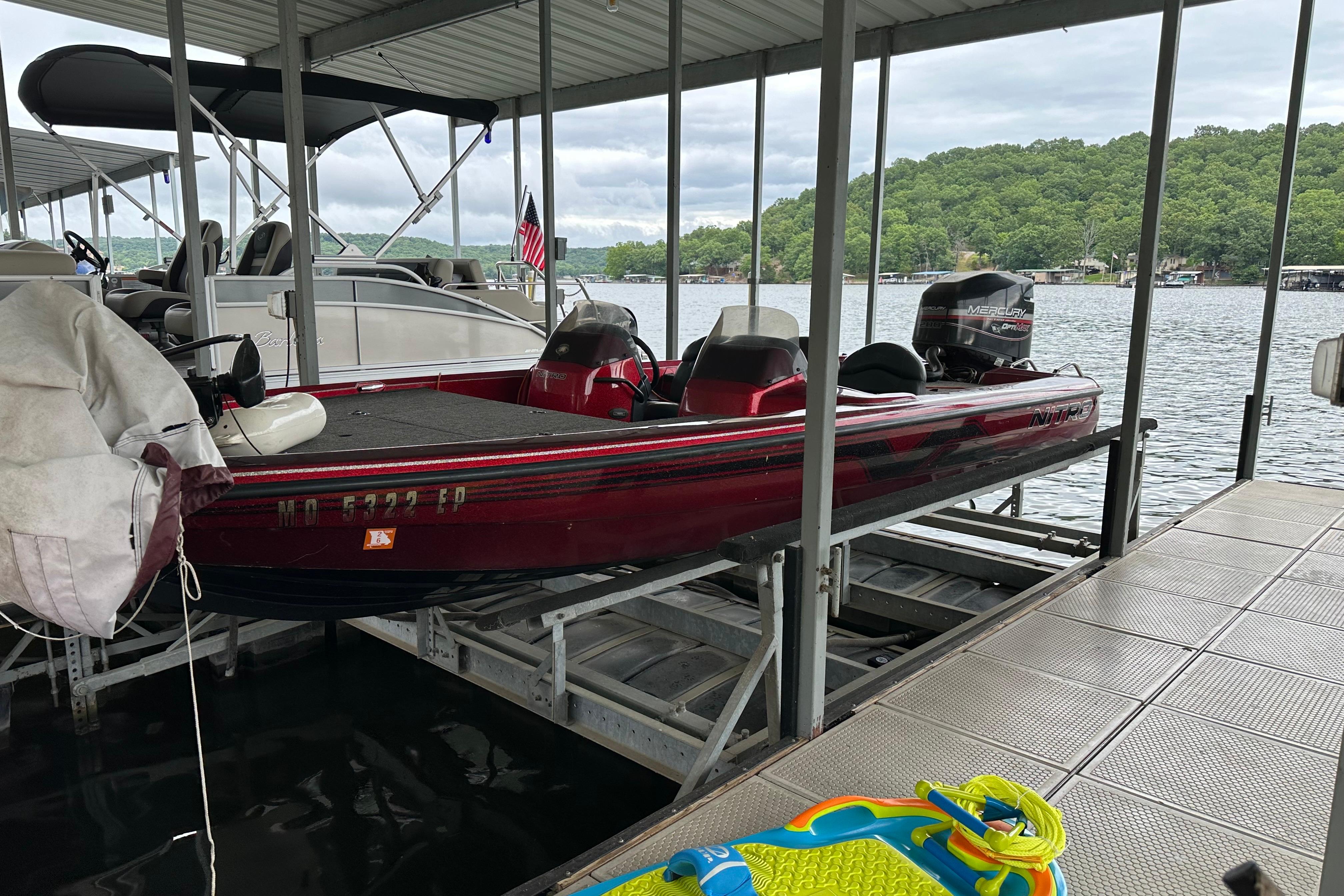 1999 Tracker Bass Tracker 896 DC