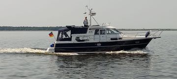 2007 Nimbus 380 Commander