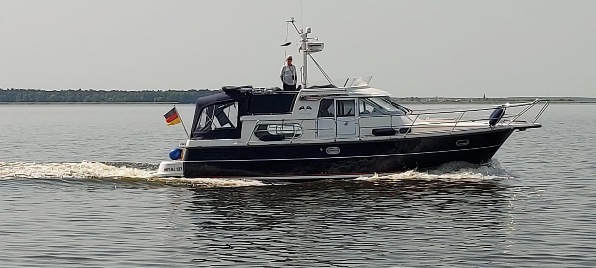 2007 Nimbus 380 Commander