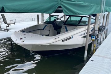 2016 Regal 22 FasDeck ESX