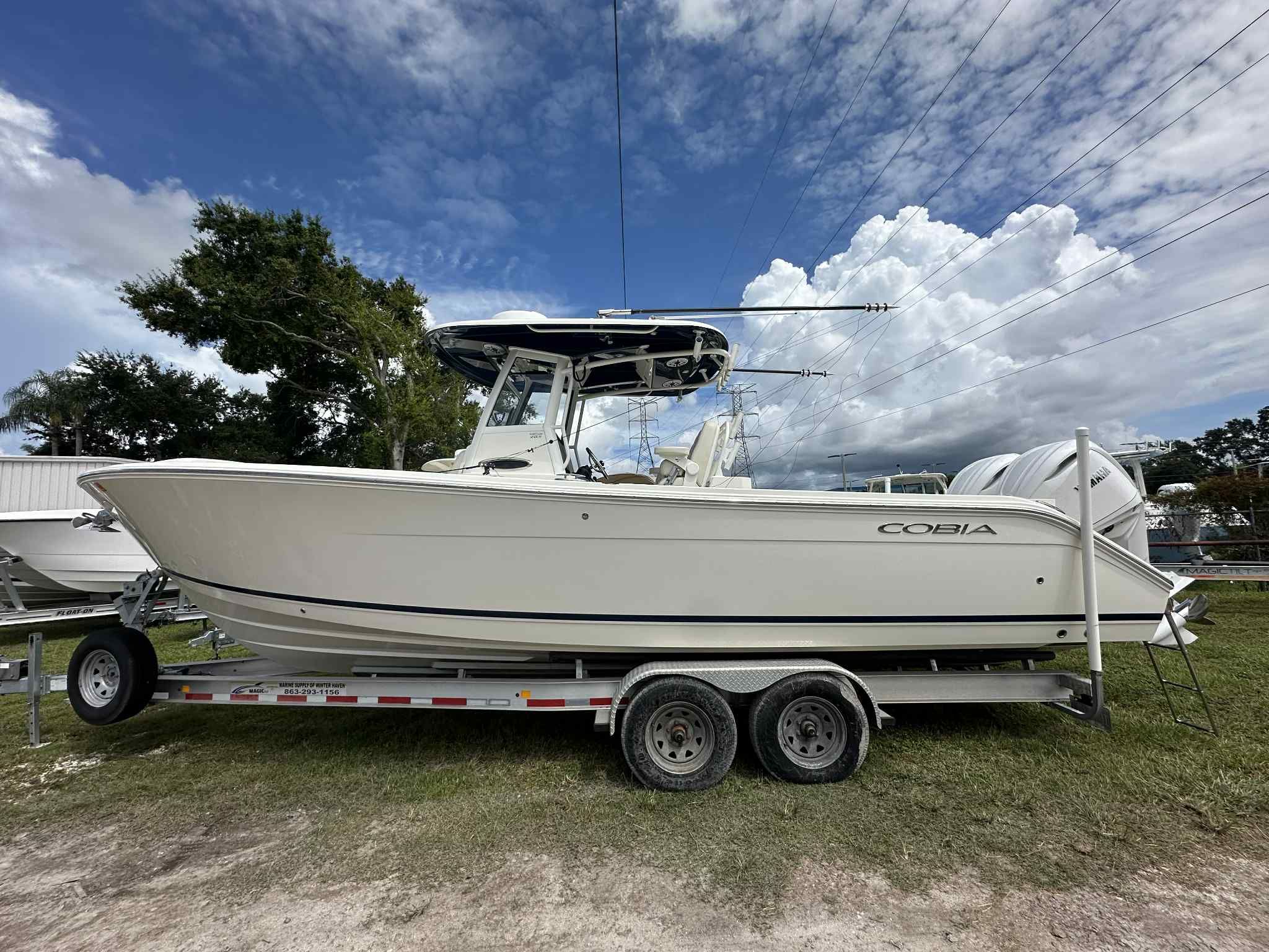 2025 Cobia 285 CC
