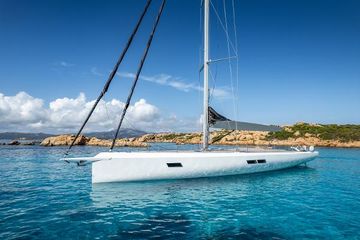 2018 Maxi Dolphin 75