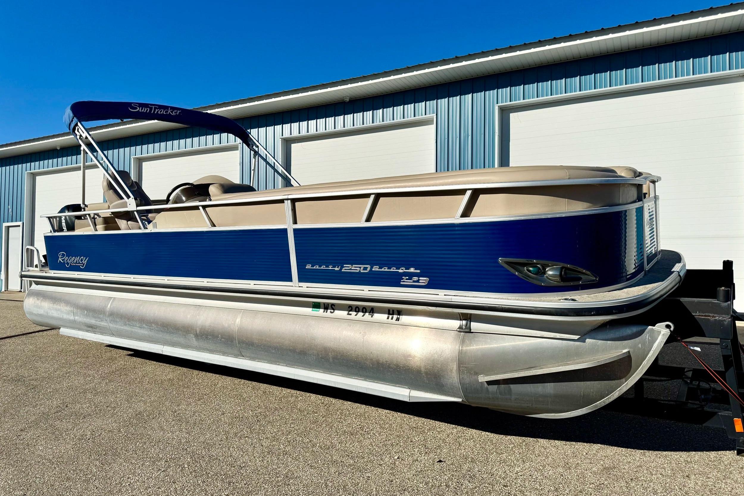 2012 Regency Sun Tracker Party Barge