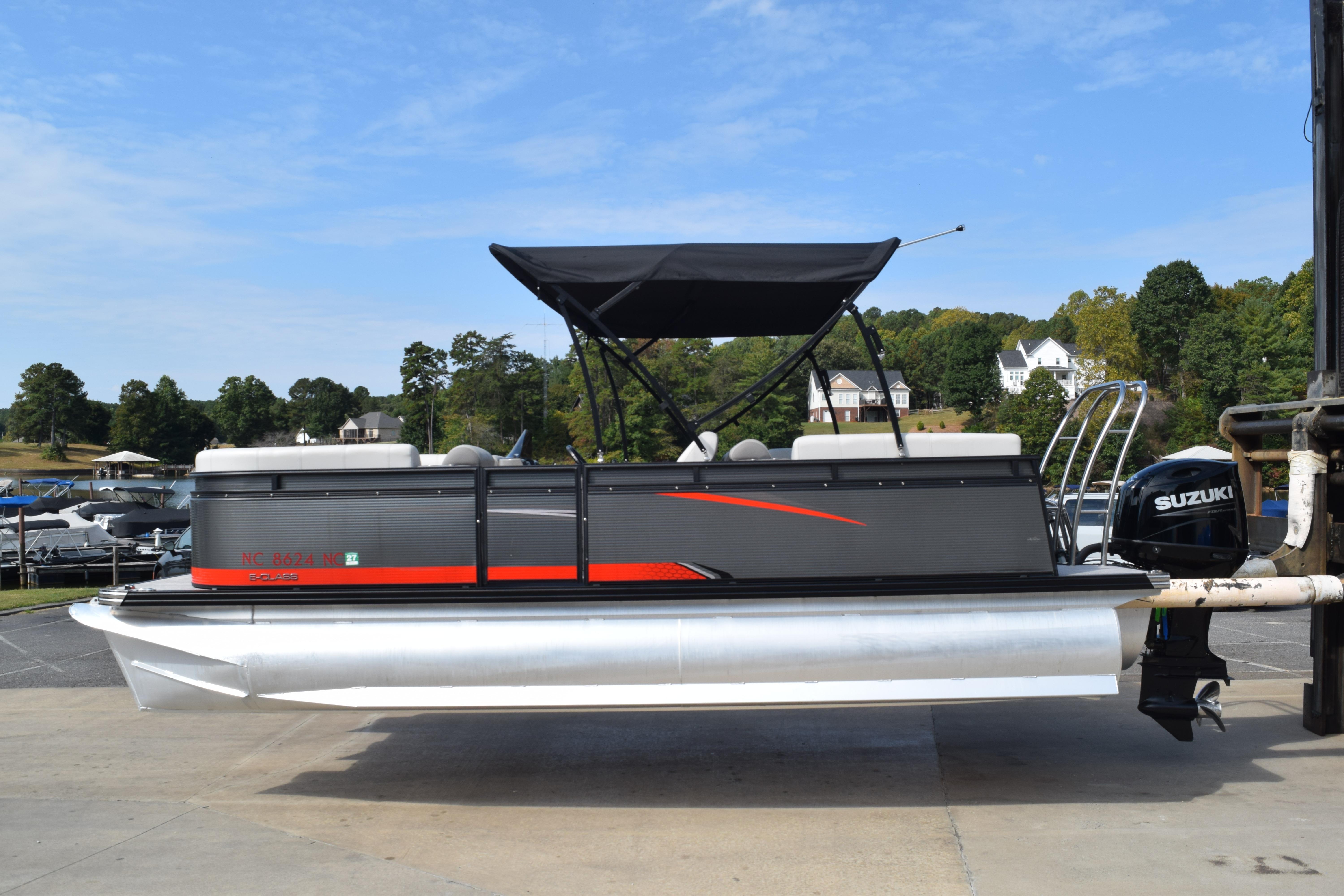 2023 Qwest E Class-820 RLS-Lt