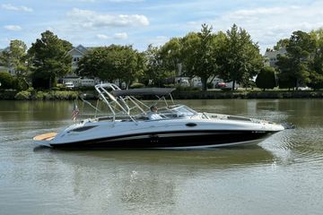 2011 Sea Ray 300 Sundeck