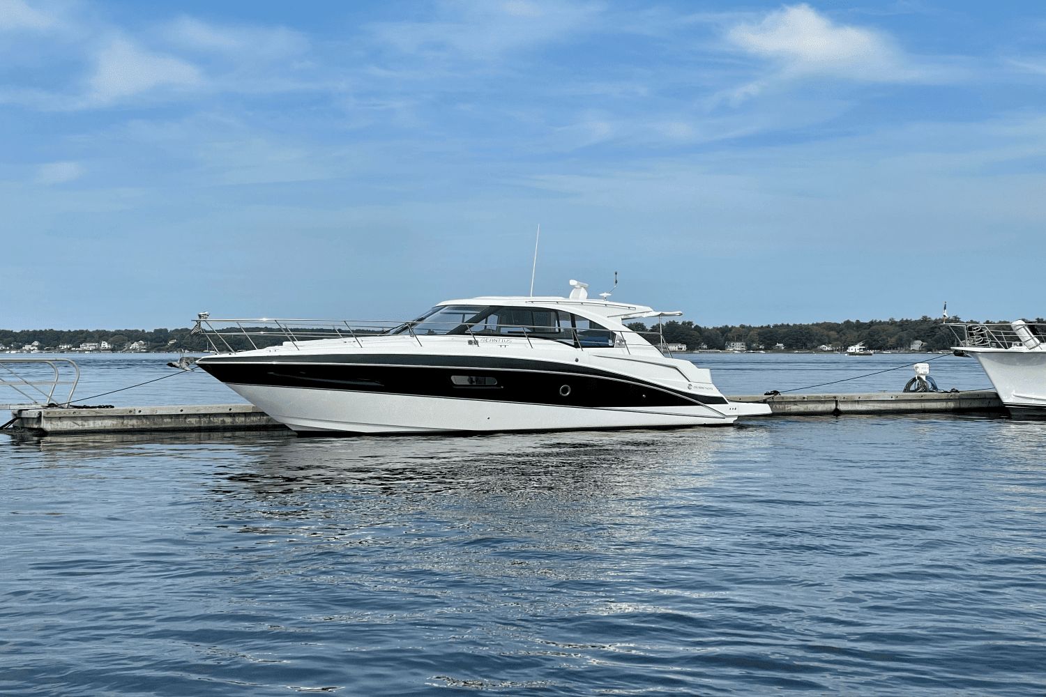 2015 Cruisers Yachts 41 Cantius