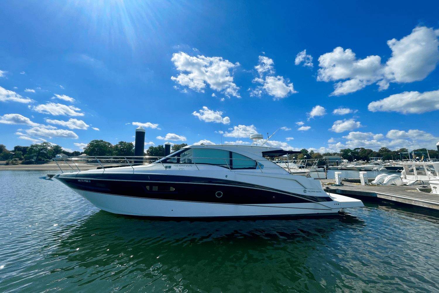 2015 Cruisers Yachts 41 Cantius