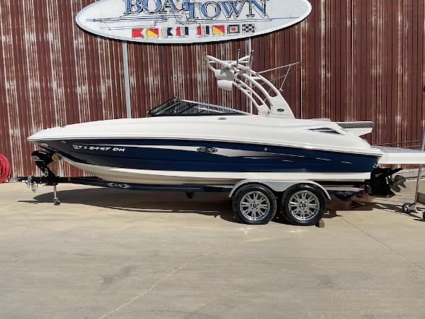 2016 Sea Ray 240 Sundeck