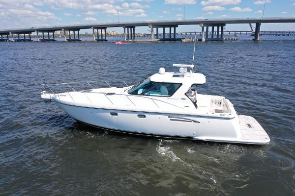 2004 Tiara Yachts Sovran