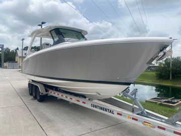 2025 Tiara Yachts 34 LS