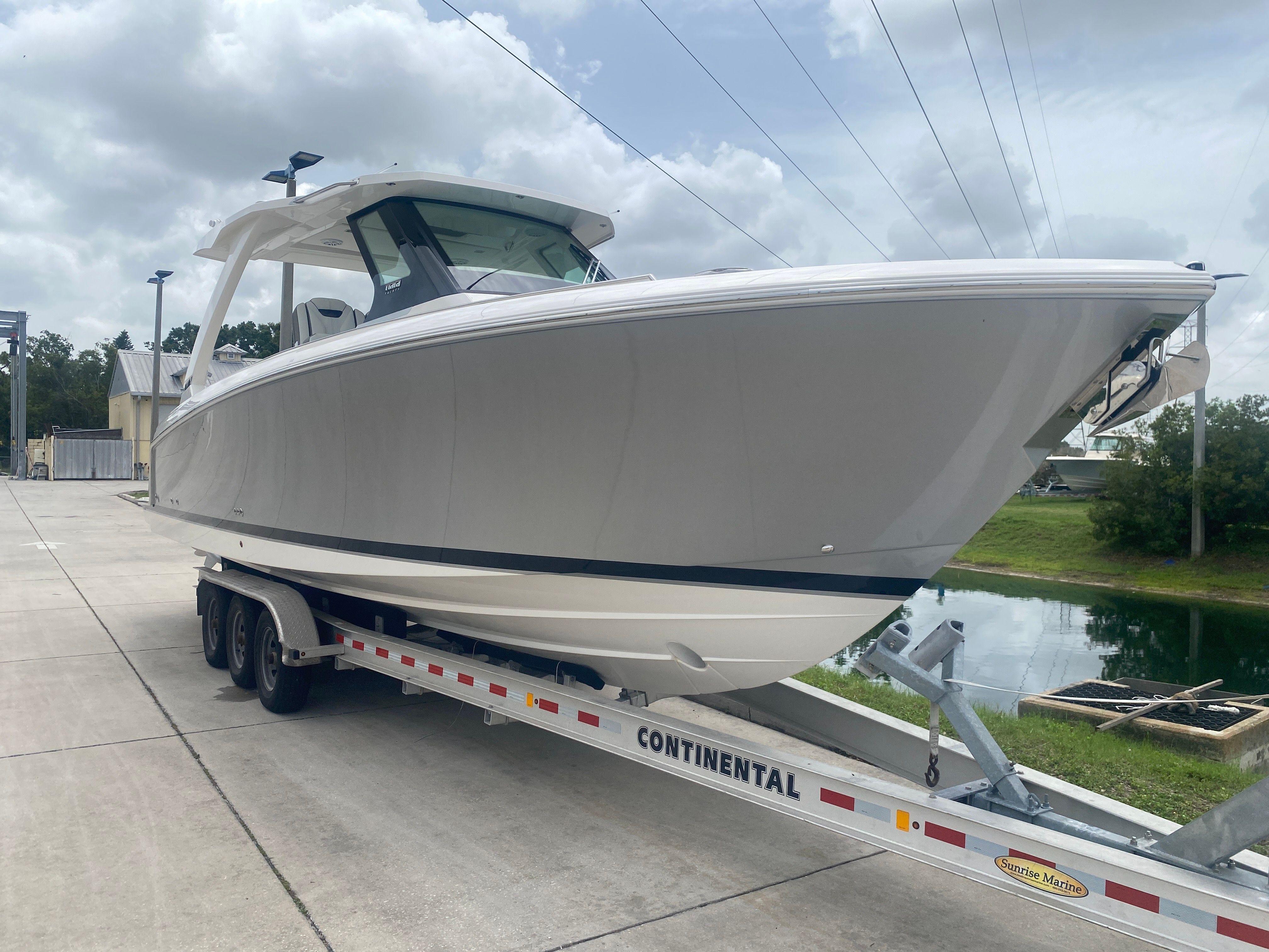 2025 Tiara Yachts 34 LS