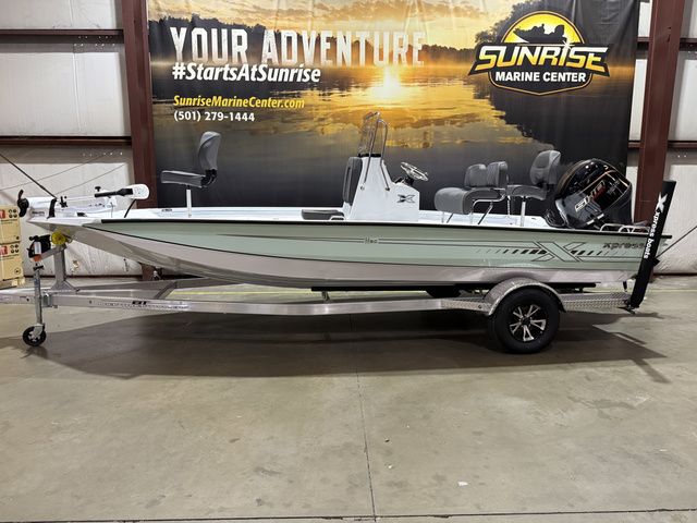 2026 Xpress Hyper-Lift Bay H20B W/Yamaha 115 SHO