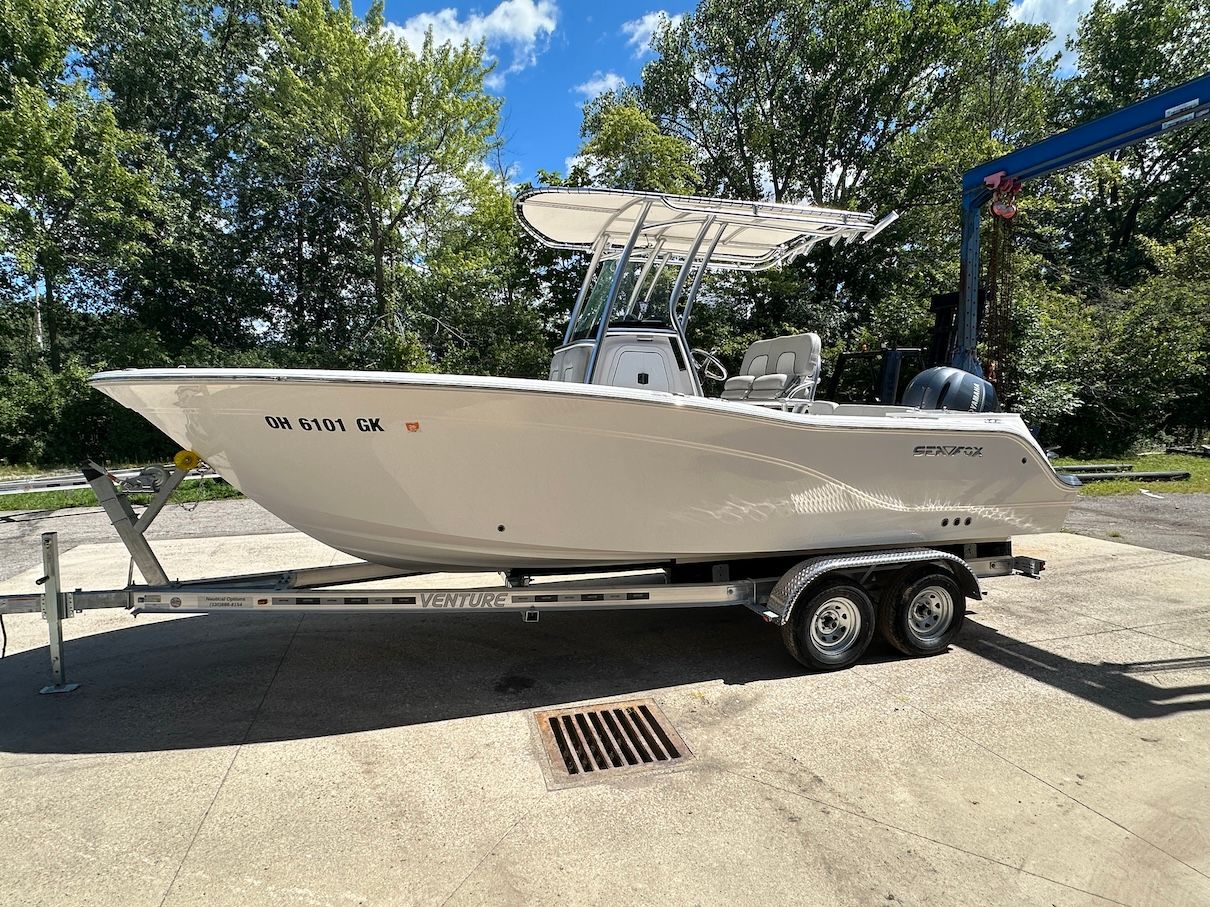 2023 Sea Fox 228 Commander