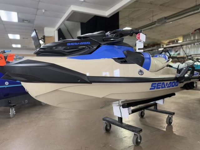 Sea-Doo WAKE™ PRO 230