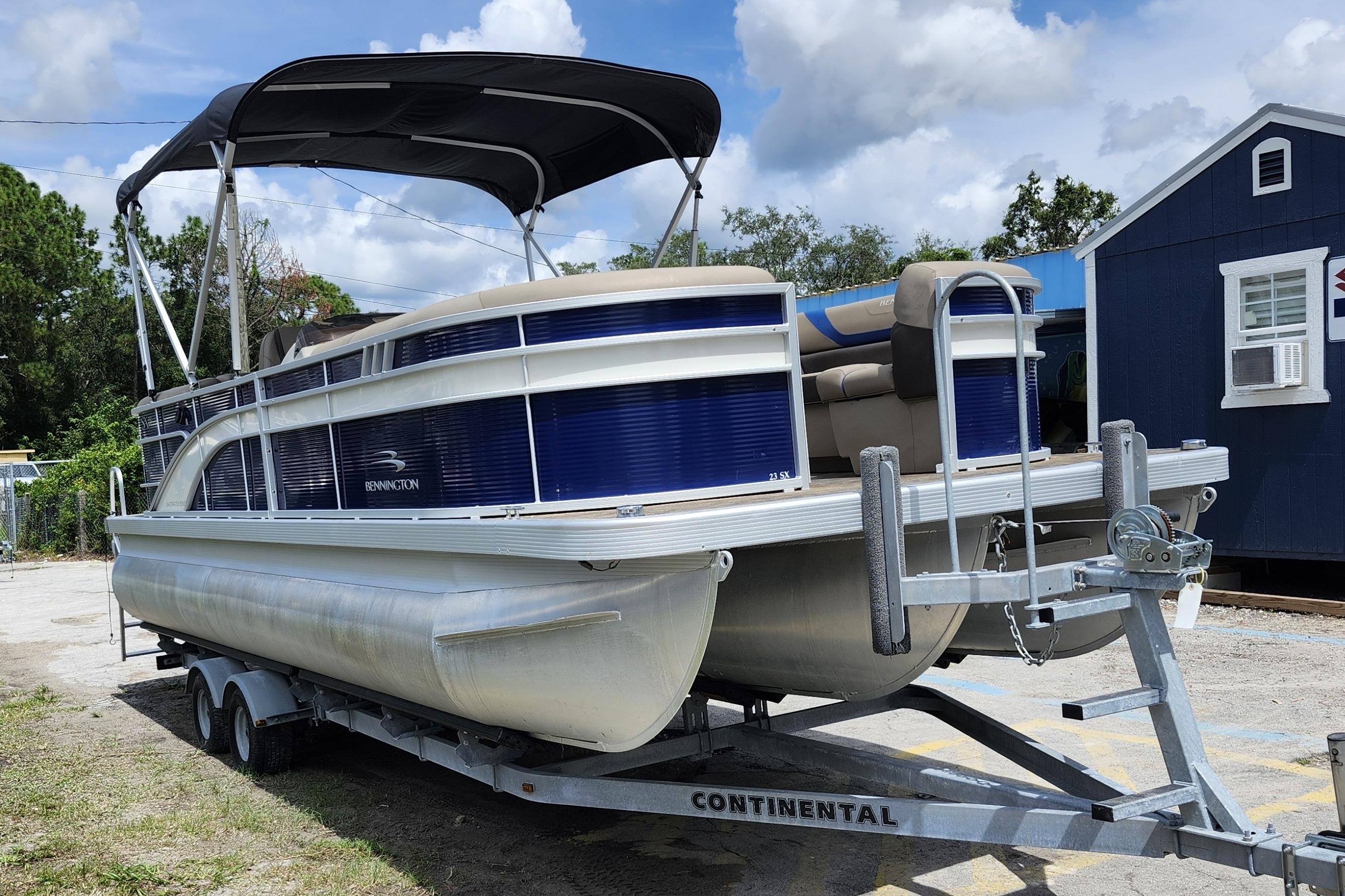 2022 Bennington SX 23 L-Bench