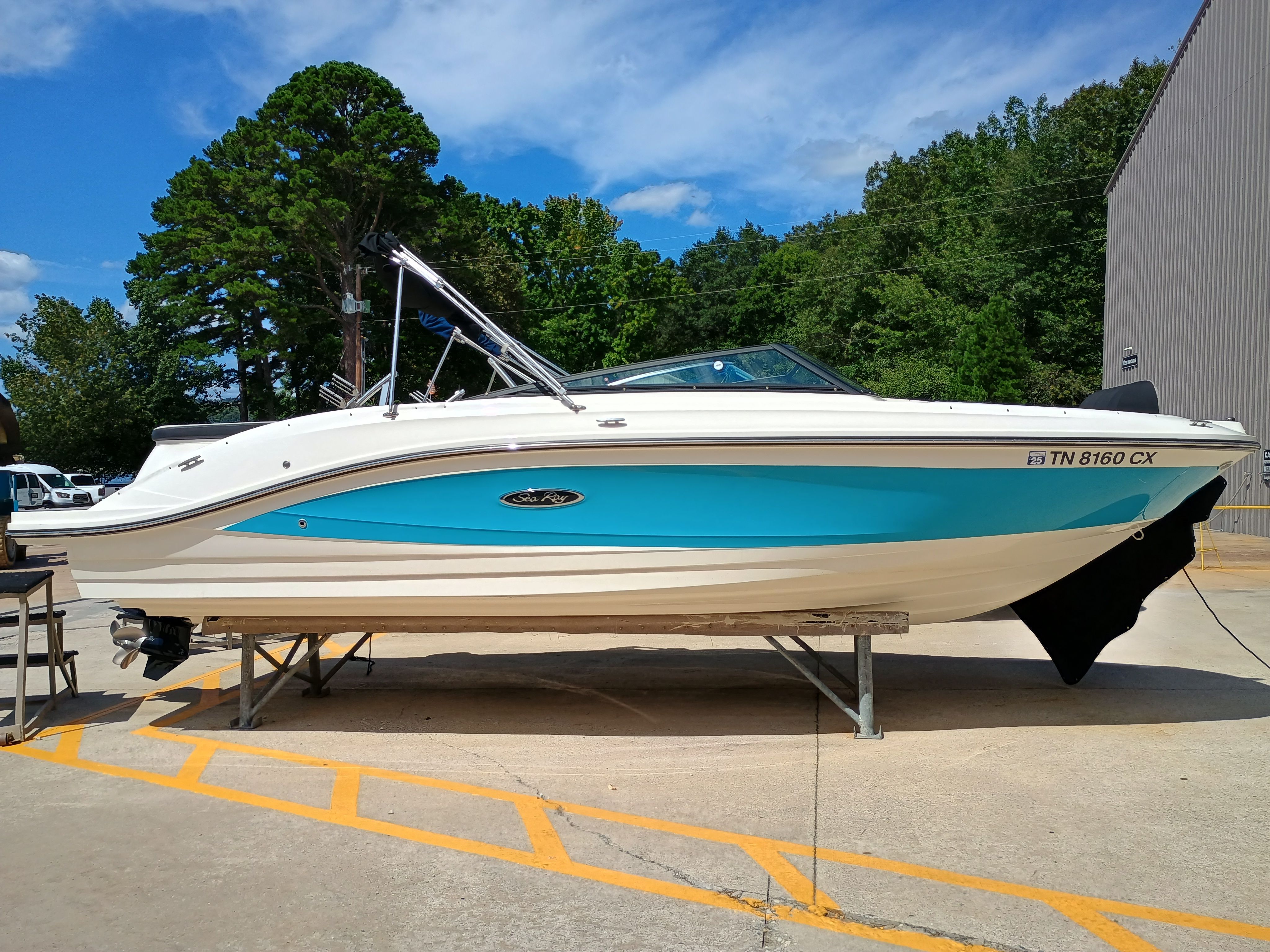 2022 Sea Ray SPX 230