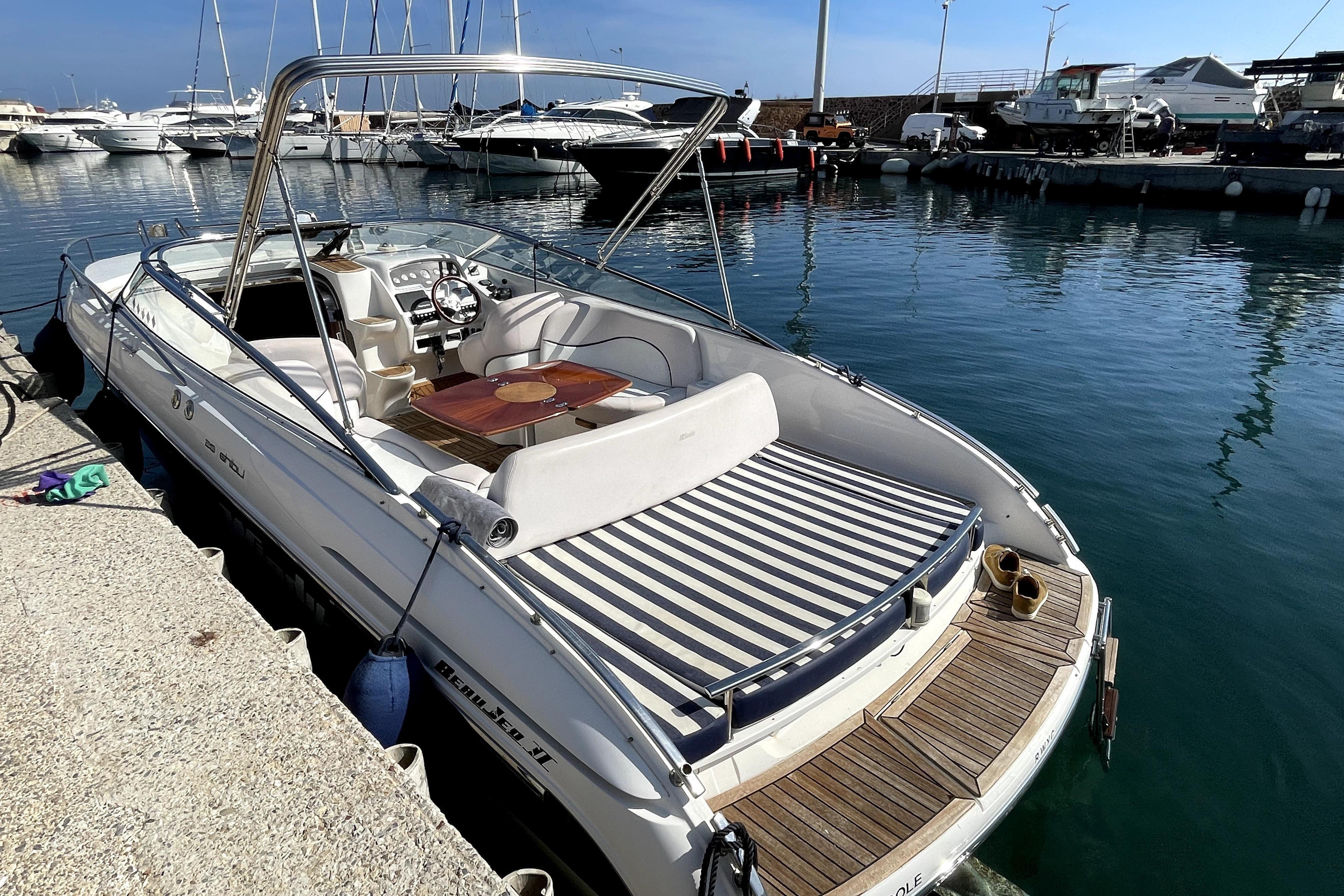 2005 Windy 28 Ghibli