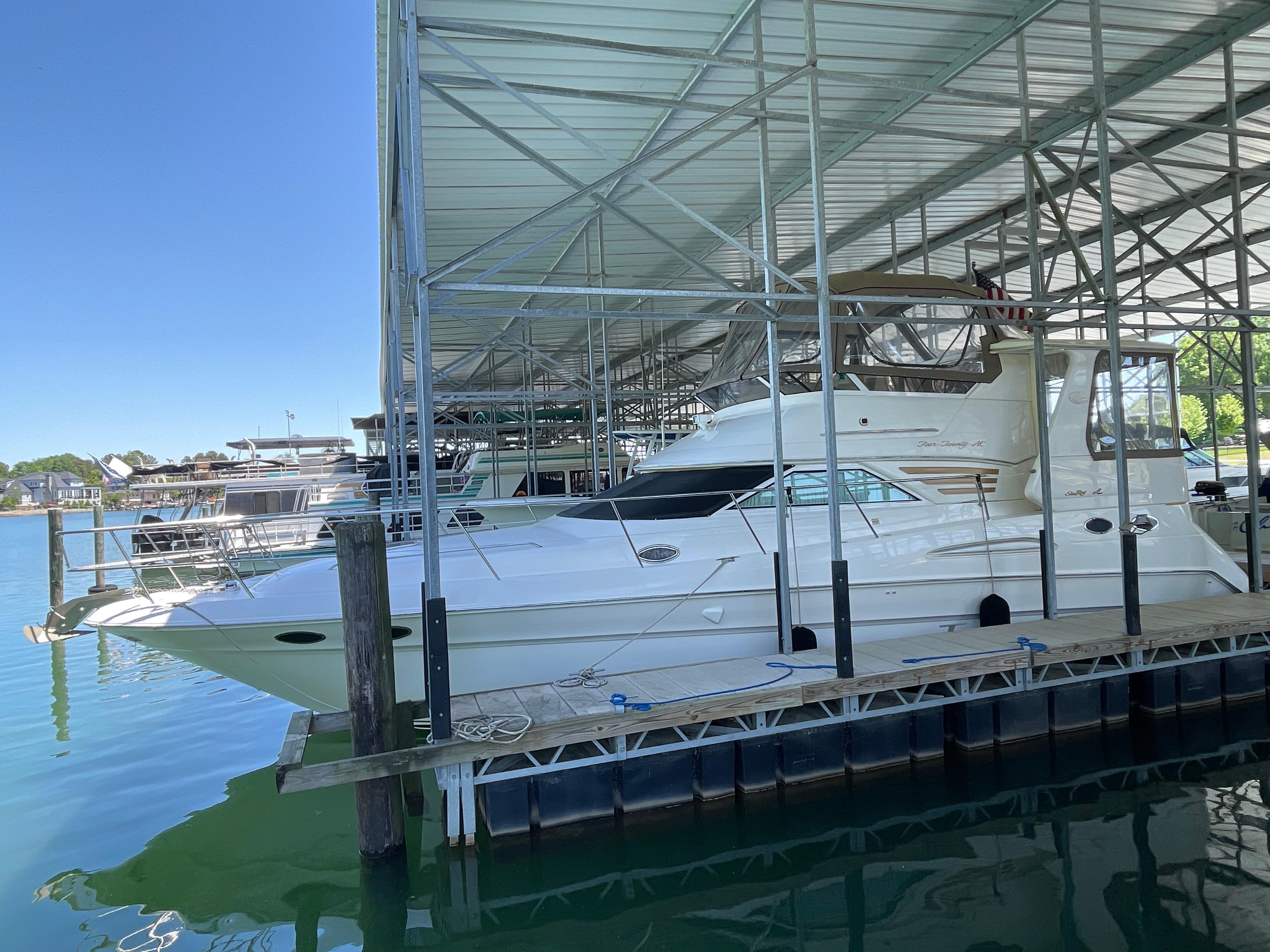 1999 Sea Ray 420 Aft Cabin