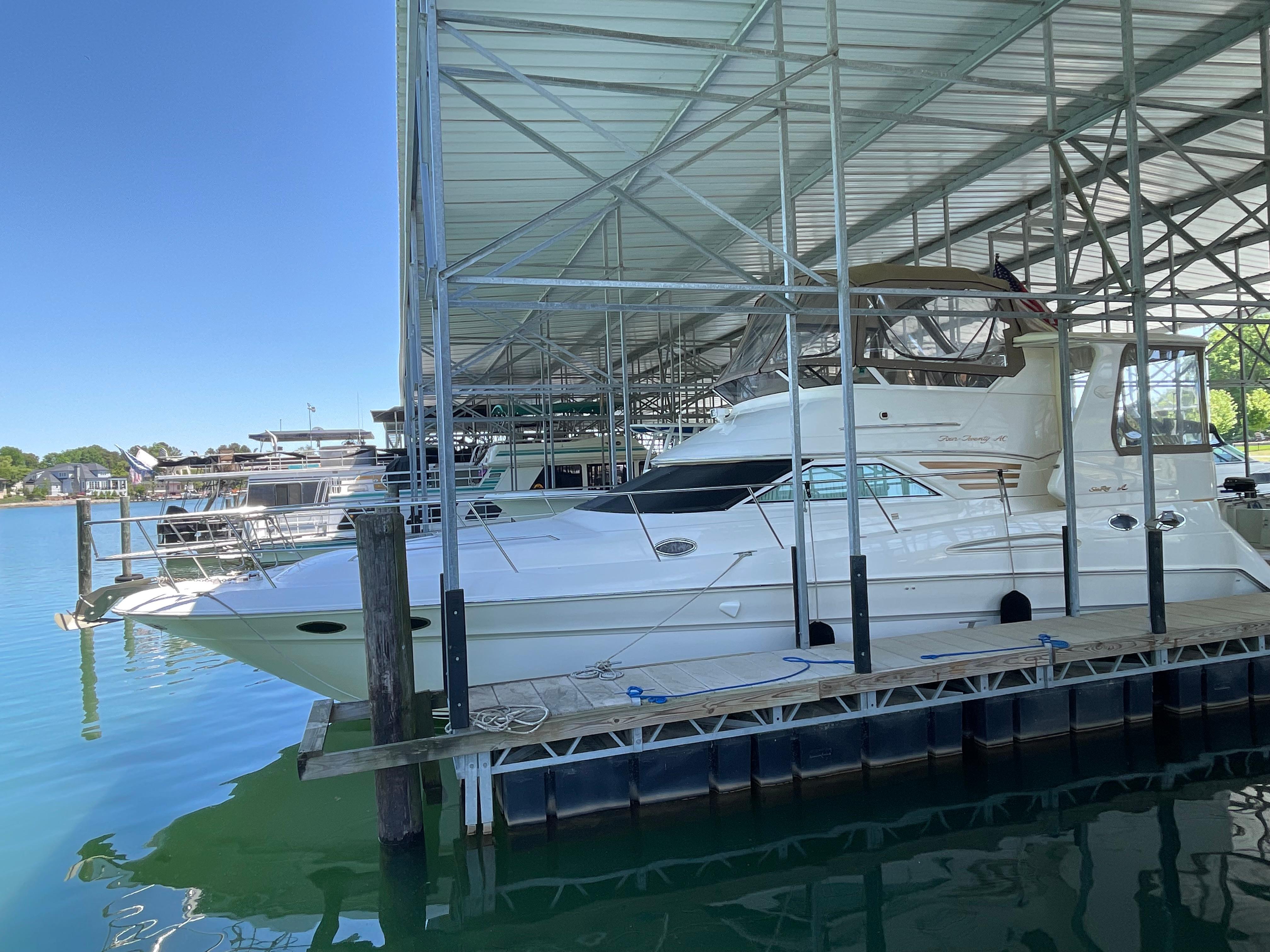 1999 Sea Ray 420 Aft Cabin