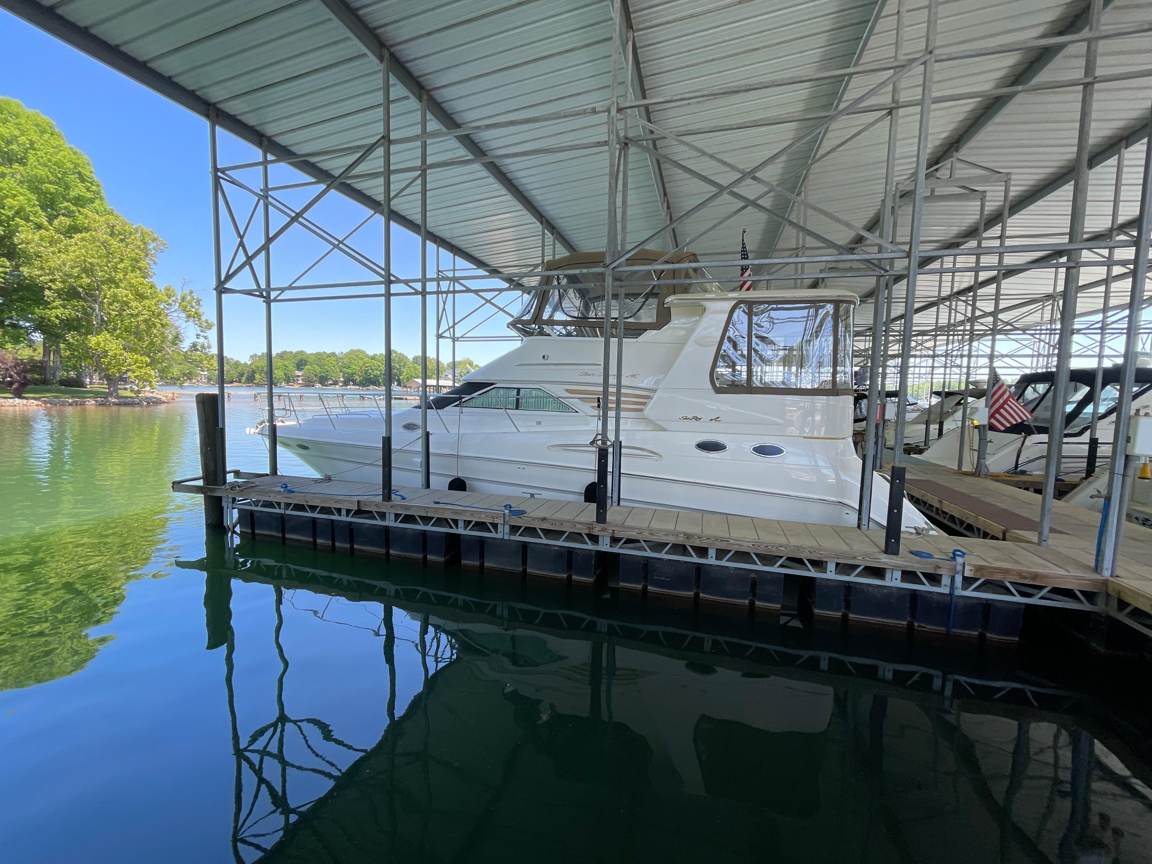 1999 Sea Ray 420 Aft Cabin