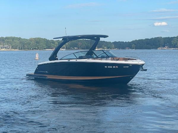 2023 Chaparral 287 SSX Black Edition