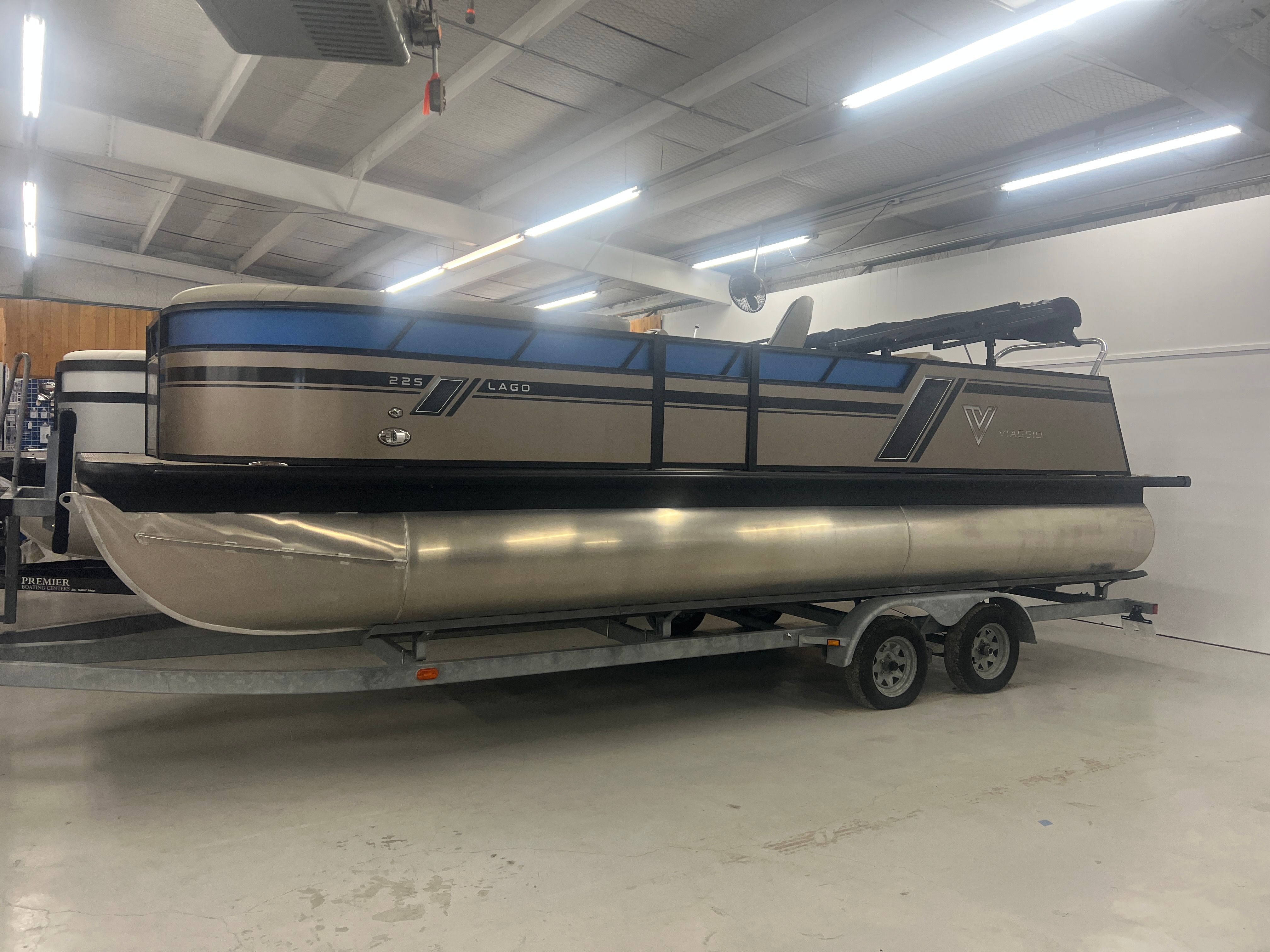 2023 Viaggio L22S