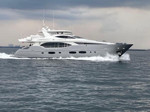 2013 Freedom 104